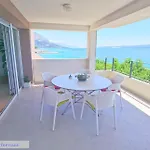 With A Sea View No 10, First Row By The Sea, House Ana Hébergement de vacances *
