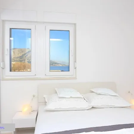 With A Sea View No 10, First Row By The Sea, House Ana *