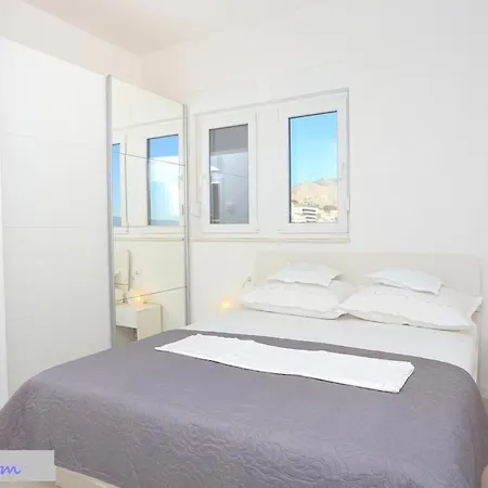 With A Sea View No 10, First Row By The Sea, House Ana *