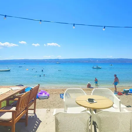 With A Sea View No 10, First Row By The Sea, House Ana Hébergement de vacances Duće