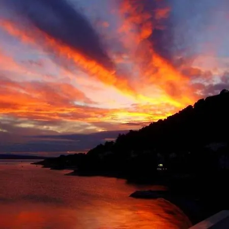 With A Sea View No 10, First Row By The Sea, House Ana Holiday home Duce