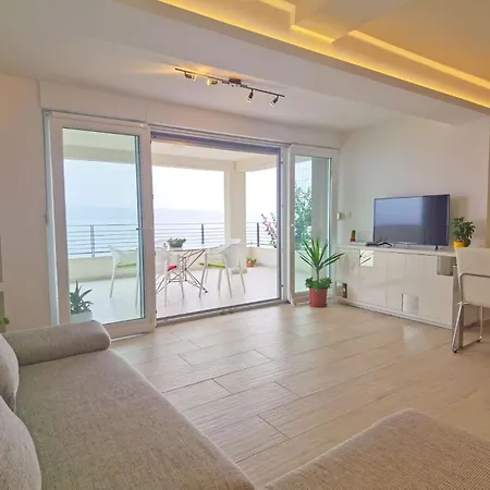 Holiday home With A Sea View No 10, First Row By The Sea, House Ana Duce